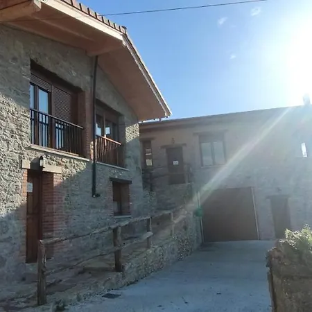 Casas De Aldea Granja Paraíso, Picos De Europa * Onís