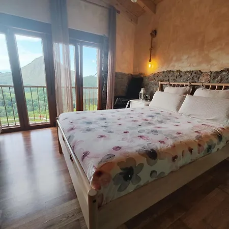 Casas De Aldea Granja Paraíso, Picos De Europa *